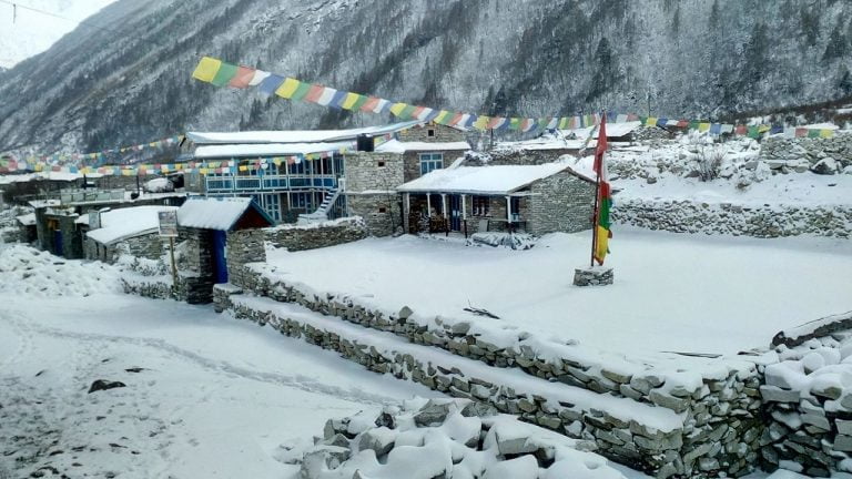 गाेर्खाकाे उपल्लाे भेगमा भारी हिमपात, जनजीवन प्रभावित (फाेटाे फिचर सहित)