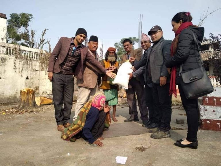बर्षिकोत्सवका अबसरमा अन्न तथा फलफुल दान