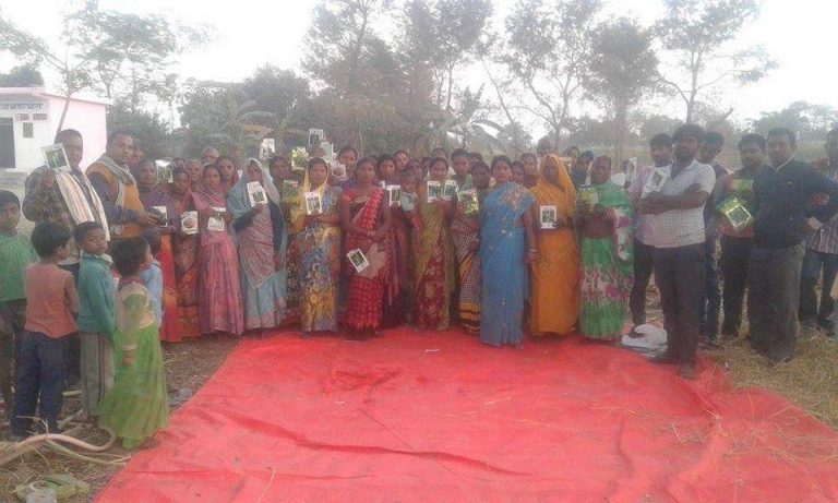 अति बिपन्न परिवारलाई तरकारीकाे बीउ बितरण