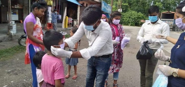 युवा संस्थाद्वारा मास्क वितरण तथा चालक सम्मान कार्यक्रम सम्पन्न