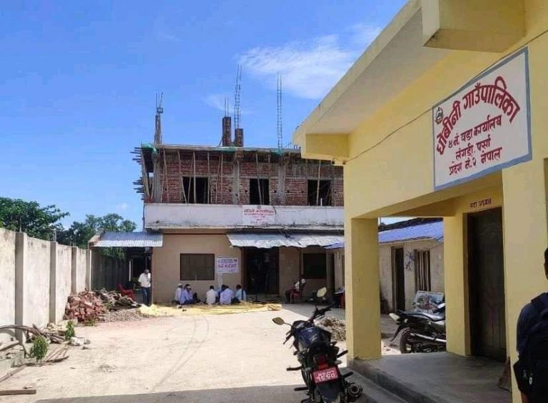 कर्मचारीमाथी जनप्रतिनीधि द्वारा दुर्व्यहार