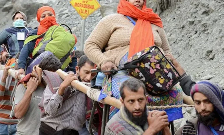 ३५००० भन्दा बढी कश्मीरी मुस्लिम सनातन यात्रामा