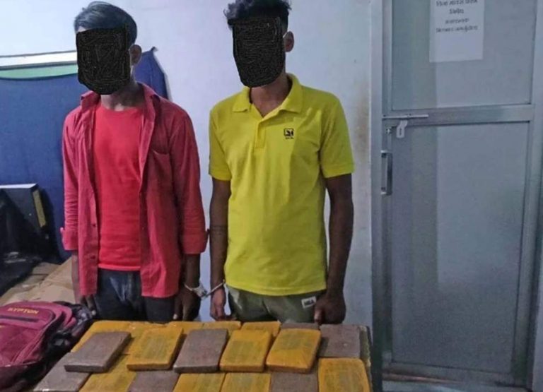 प्रहरीद्वारा ९ किलो चरेससहित २ जना पक्राउ