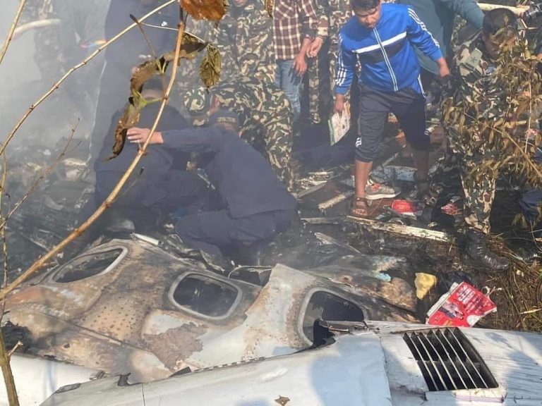 यति एअरलाइन्सको विमान पोखरामा दुर्घटना