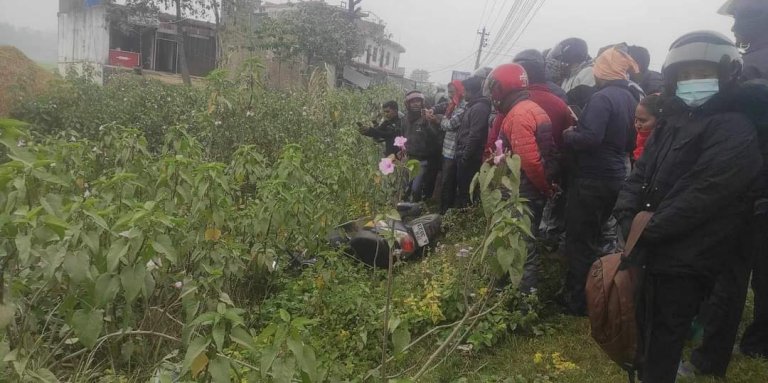 नवलपरासीमा स्कुटी दुर्घटना, एकजनाकाे मृत्यु