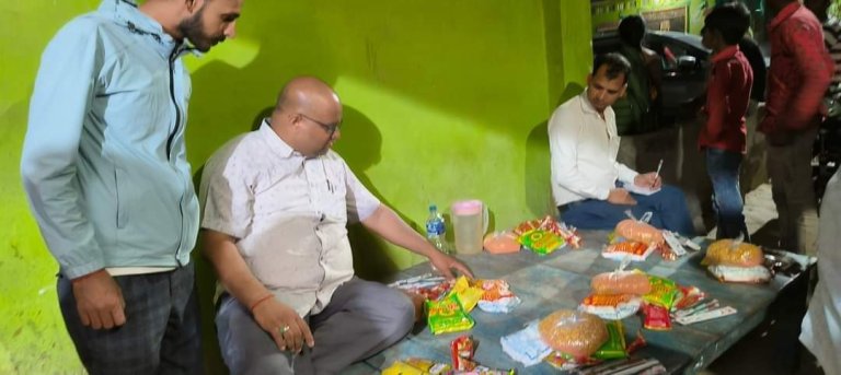आगलागी पीडितका लागि तत्काल खाद्यवस्तु वितरण