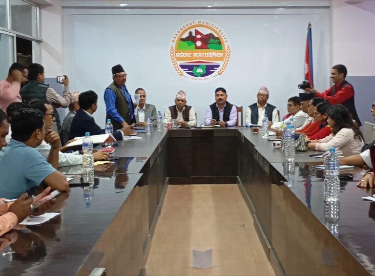 नारायणगढ बुटवल सडक निर्माण कार्य अगाडी बढाउन प्रधानमन्त्रीलाई दवाब