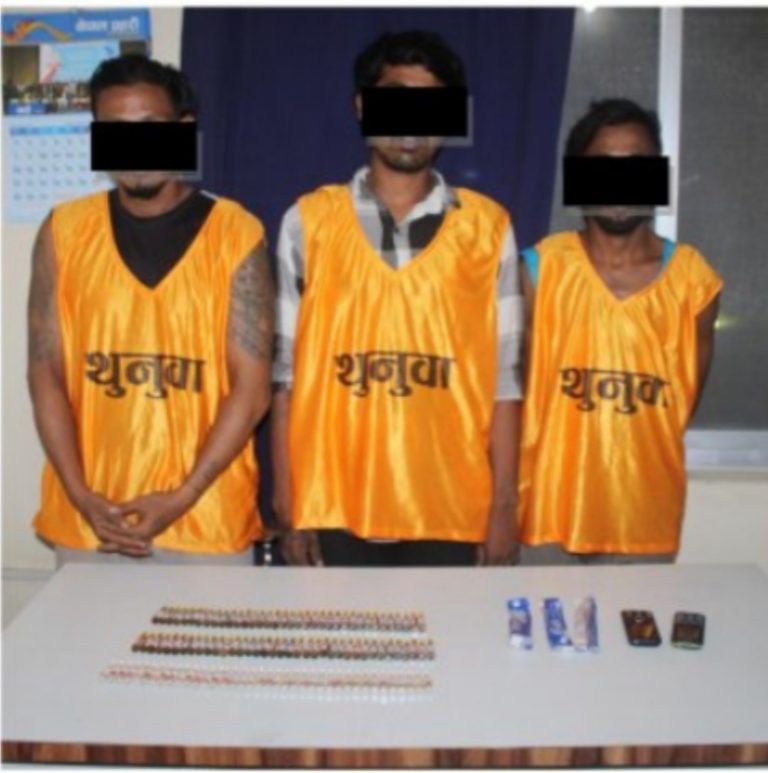 नवलपरासीमा लागुऔषधसहित ३ जना पक्राउ