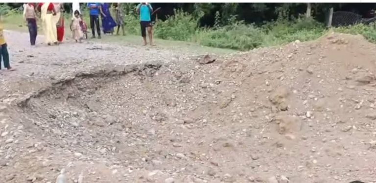 कपिलवस्तुमा सडक किनारमा बम विस्फोट