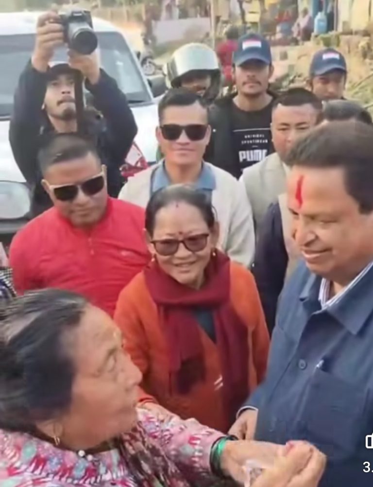 राजनीतिक दल तथा उम्मेदवारहरूले घरदैलो कार्यक्रमलाई तीव्रता दिदै…..